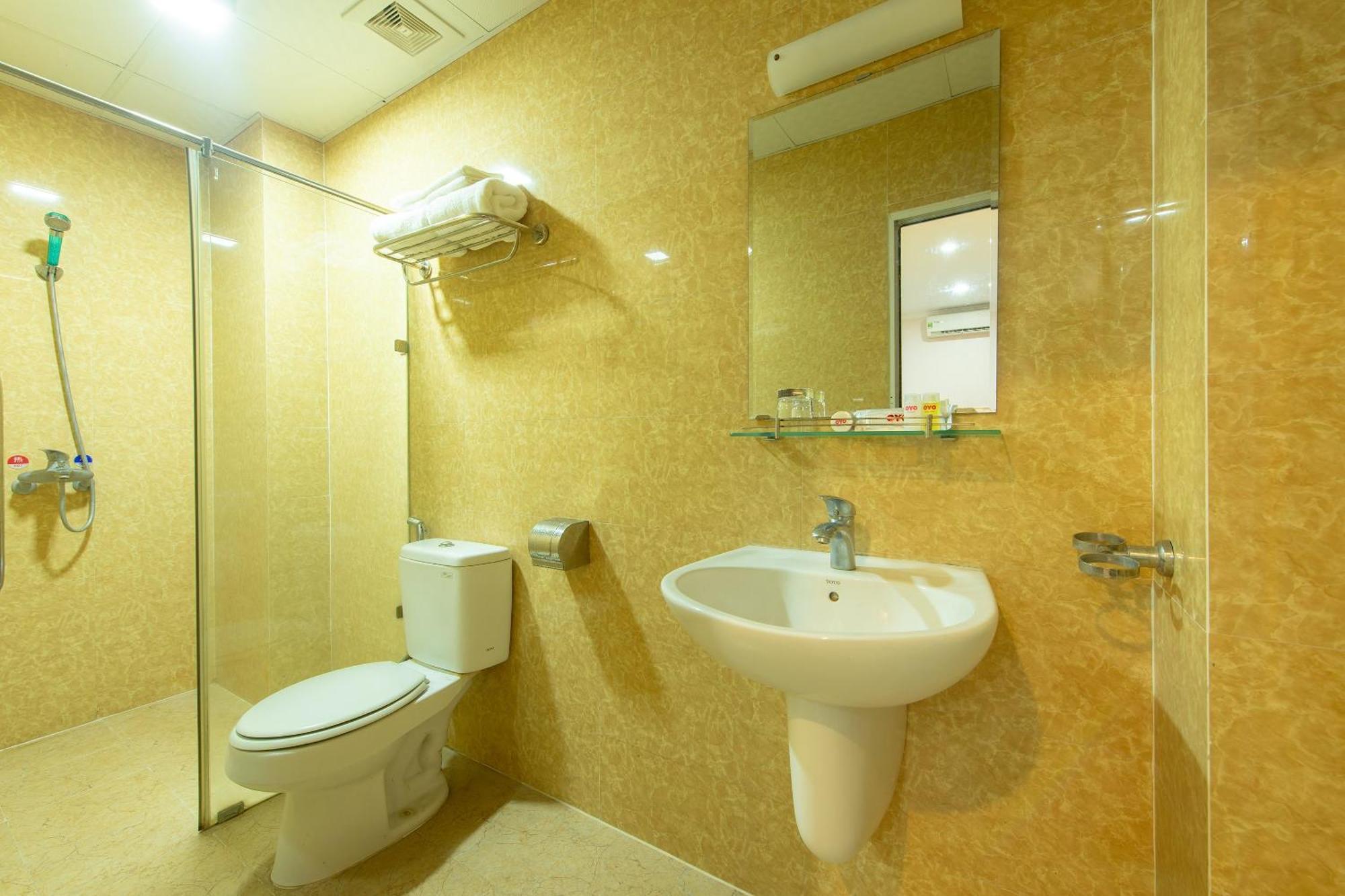 Capital O 417 Truong Son Hotel ハノイ市 エクステリア 写真