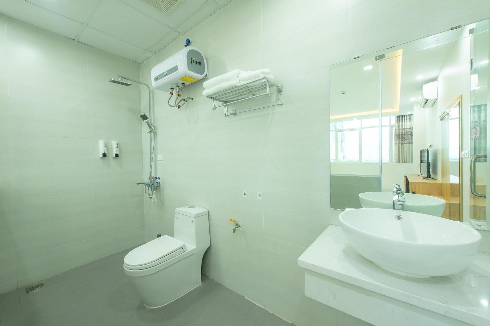 Capital O 417 Truong Son Hotel ハノイ市 エクステリア 写真