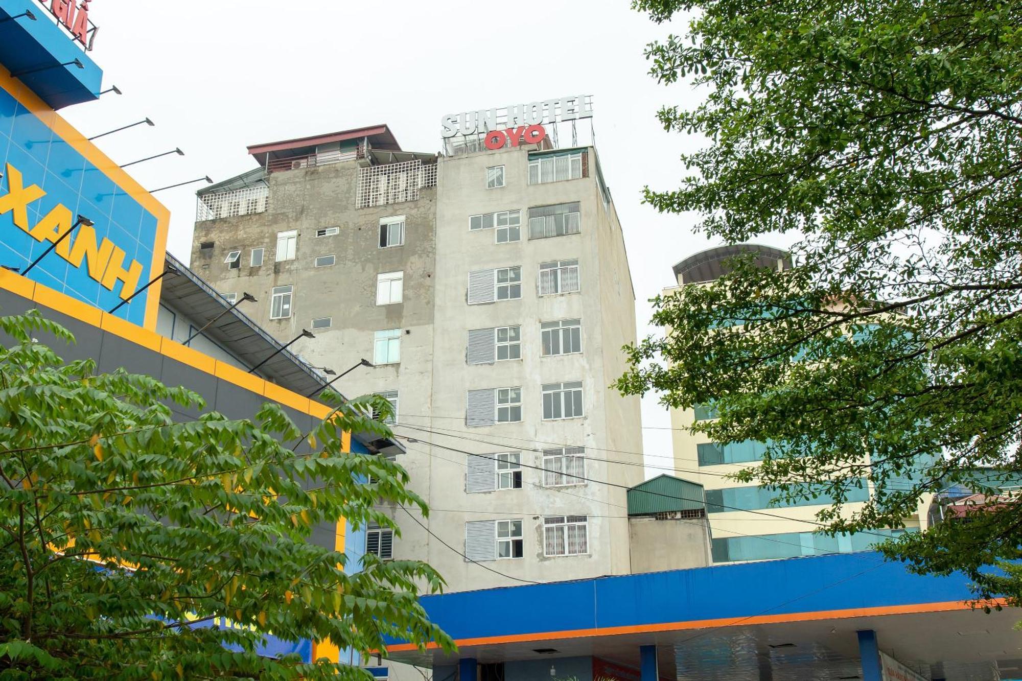Capital O 417 Truong Son Hotel ハノイ市 エクステリア 写真